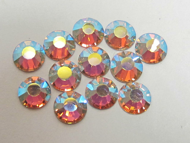 18 pcs. 30sss VINTAGE ROSE AB (maxima) HOT FIX PRECIOSA Rhinestones